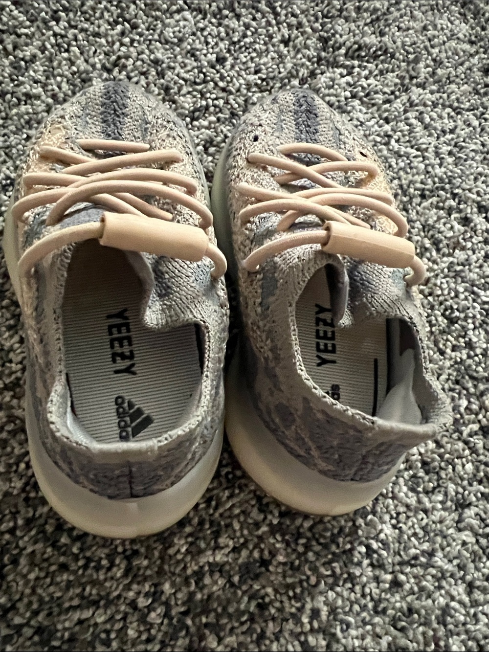 Yeezy boost 380 - Picture 2 of 4
